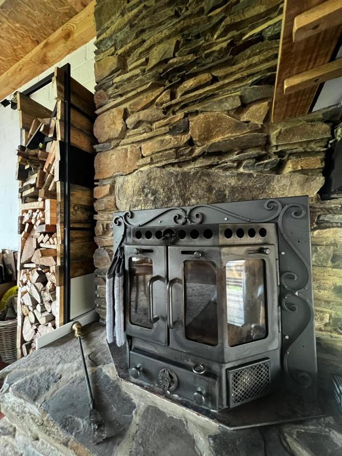 La Cabane D'Helie - Cottage En Pleine Foret - Domaine Du Bonsoy Hastiere-par-dela Esterno foto